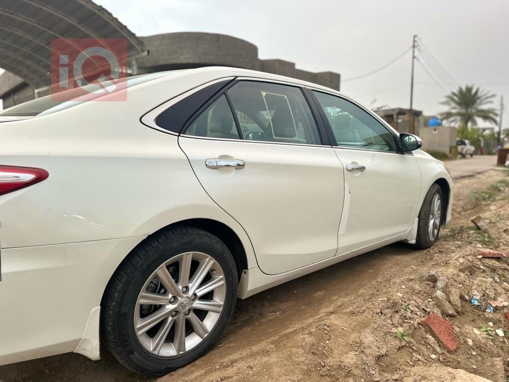 تۆیۆتا کامری